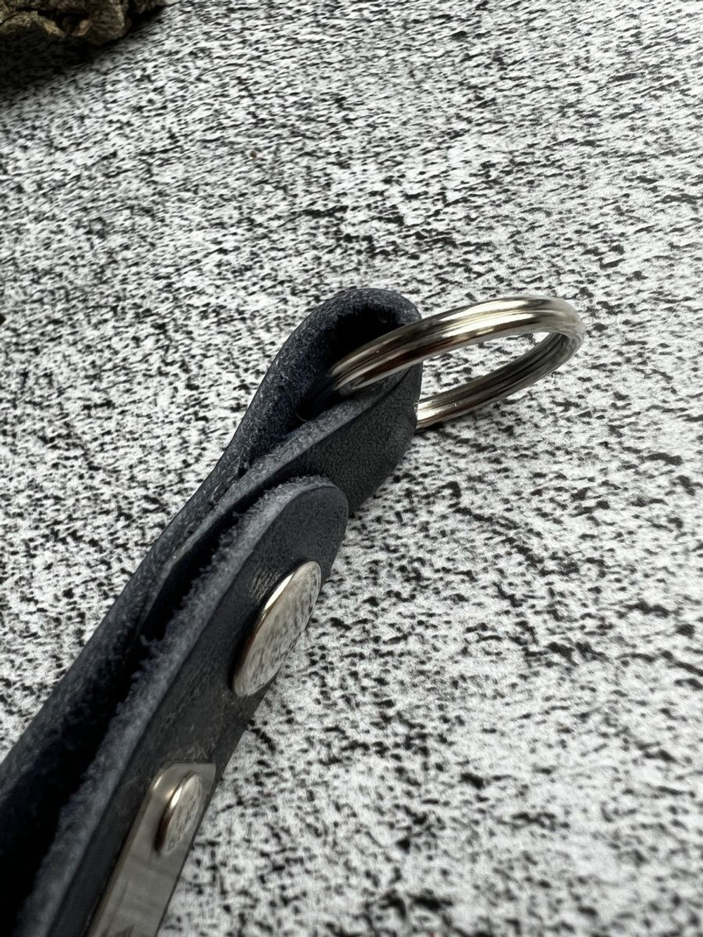 Брелок кожаный на ключи с гравировкой