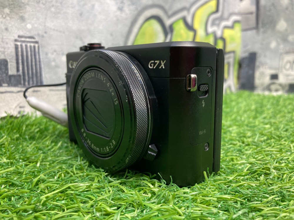 Canon PowerShot G7X Mark II