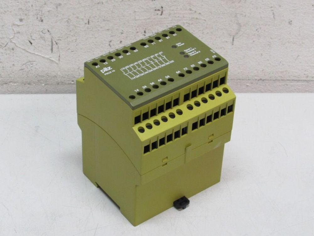 Pilz PNOZ 10 24VDC 6n/o 4n/c ID No. 774009