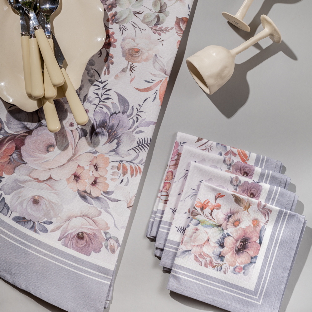 Набор скатерть 160х160 см с салфетками в подарочной упаковке