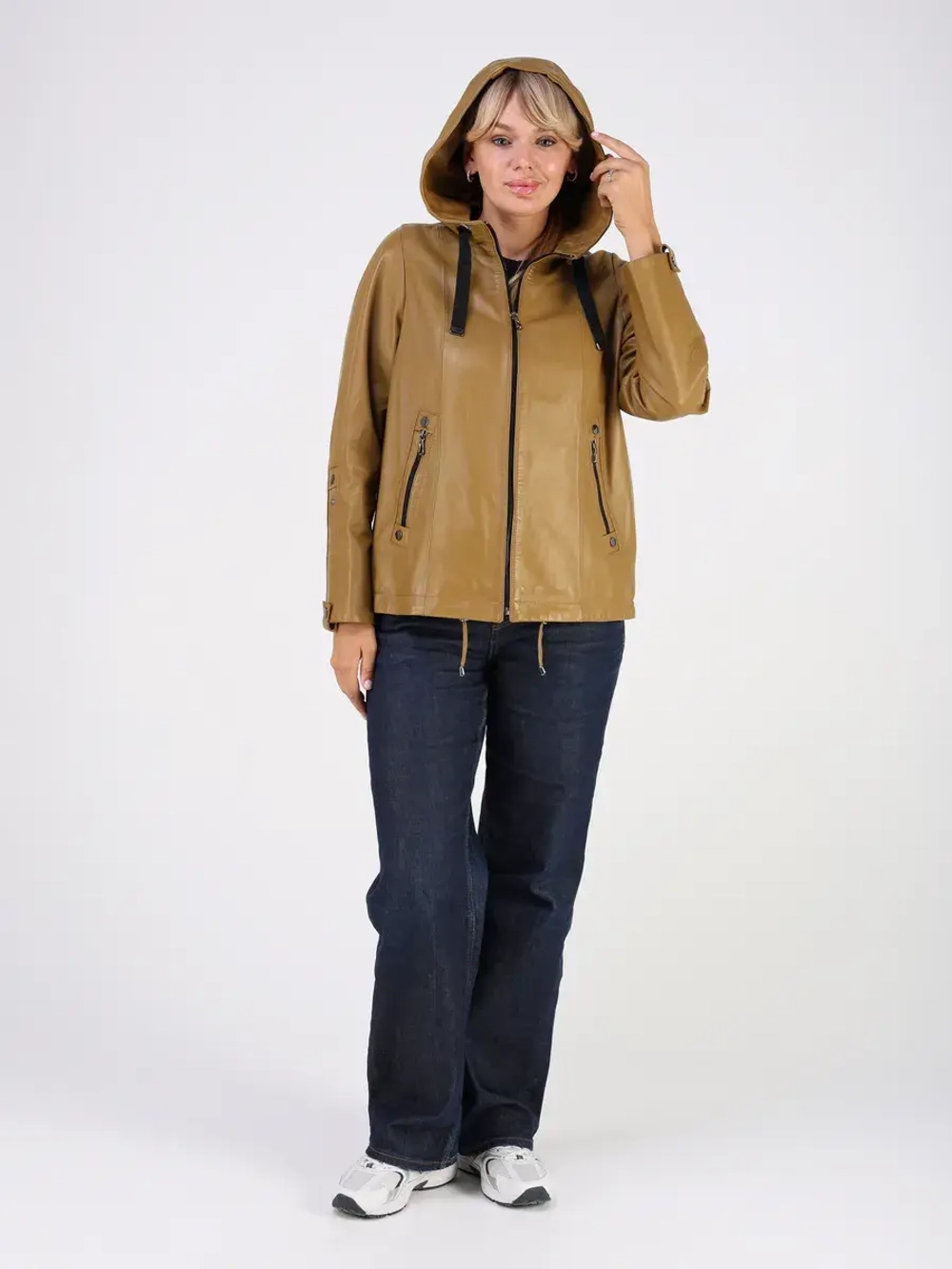 Кожаная куртка демисезонная с капюшоном