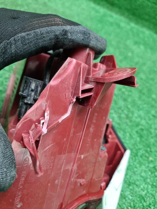 Фонарь правый внешний Kia Stinger CK (2017-2021)