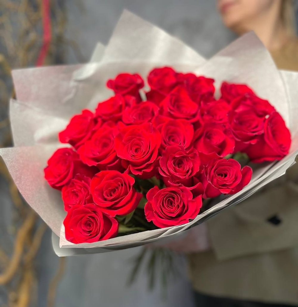 Букет RED Frodo’s красных роз 25шт в оформление