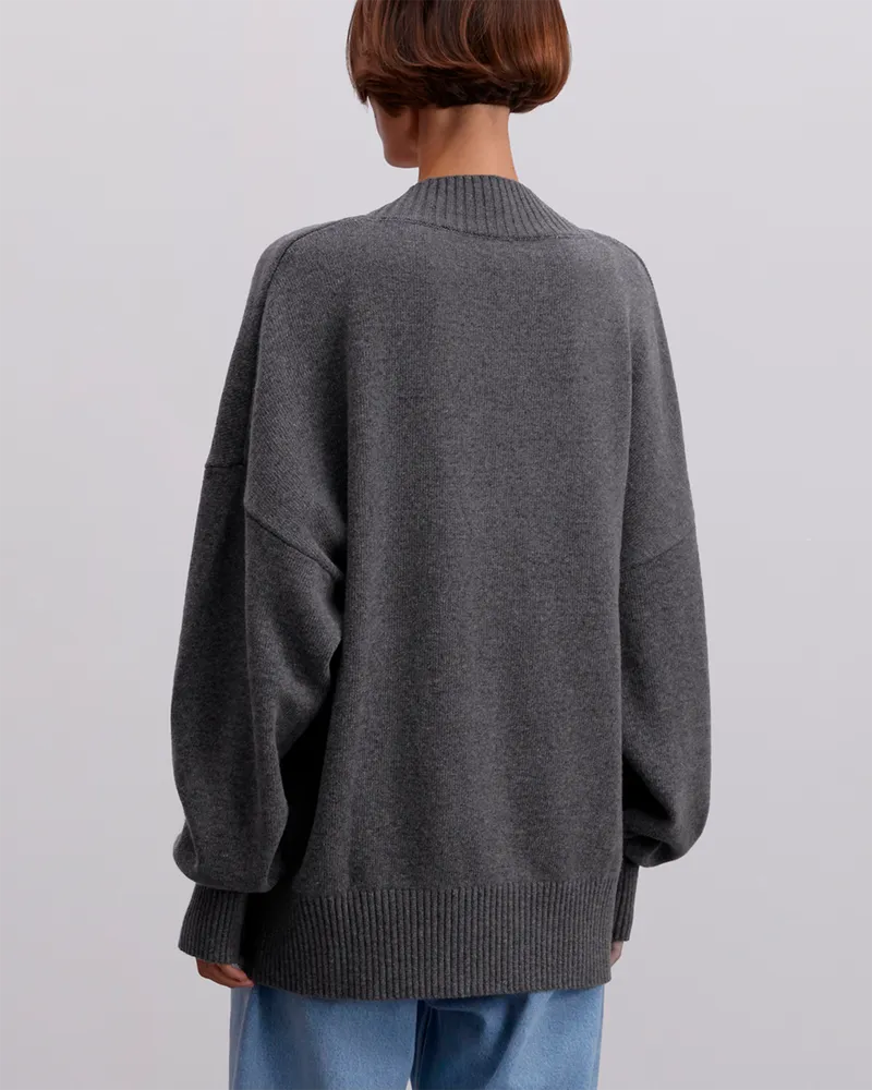 Свободный джемпер из шерсти серый