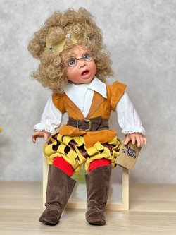 Кукла LAMAGIK мягконабивная  38см Gestitos (12016C1)