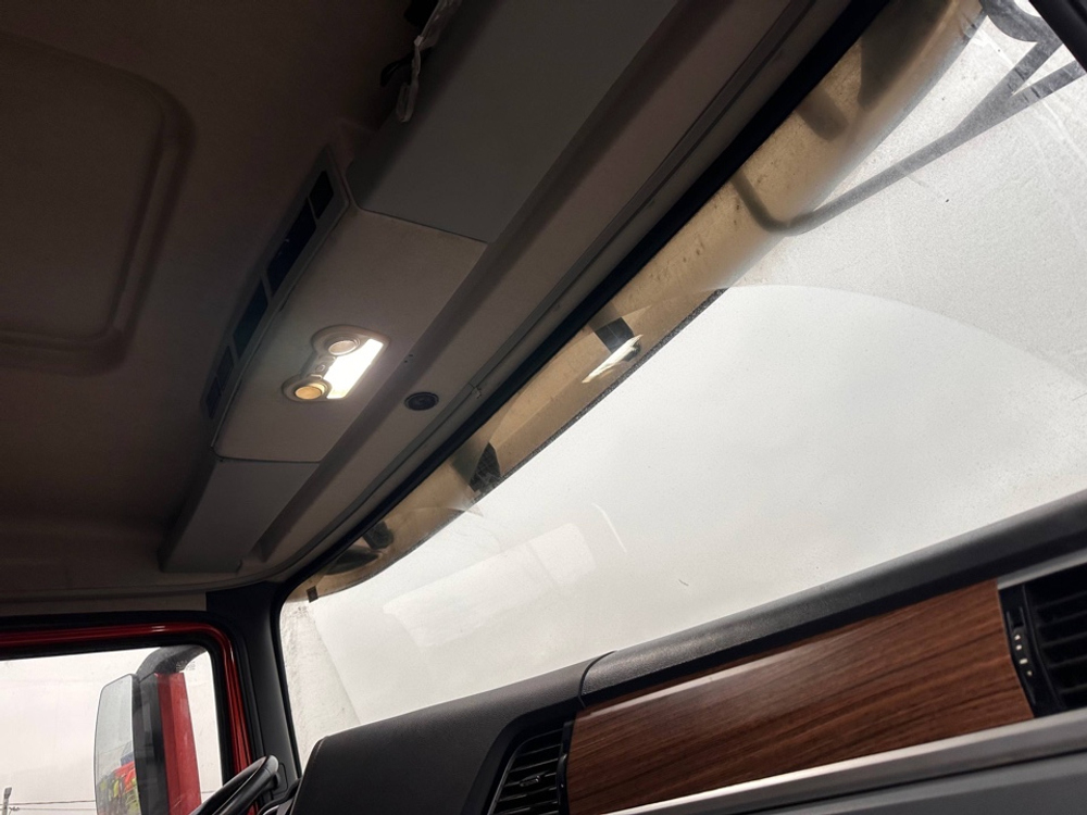 Shacman (Shaanxi) SX* 8x4 Самосвал SX33186V366 (Дизельный, 11,6 л, 423 л.с., МТ)