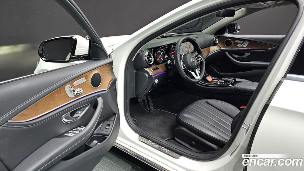 Mercedes-Benz E-Class W213 E220d 4MATIC Exclusive (10.2019)
