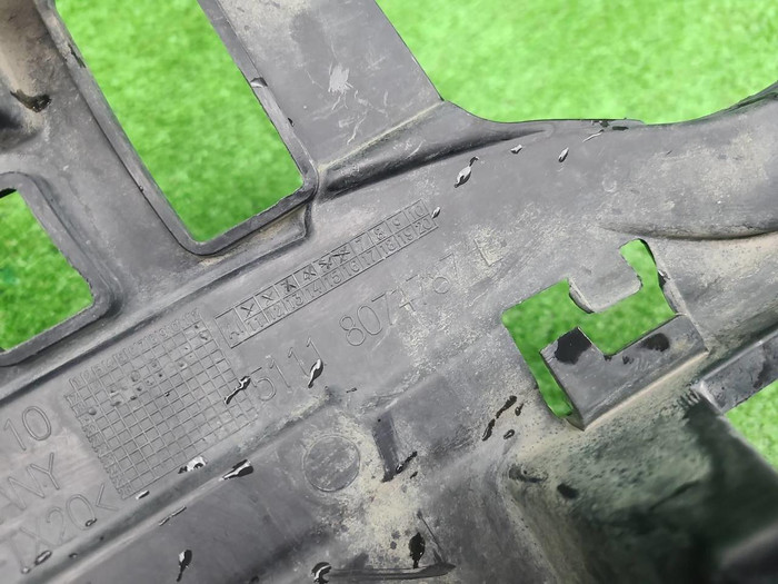 Кронштейн бампера левый BMW 8er G14 18-22 M-paket