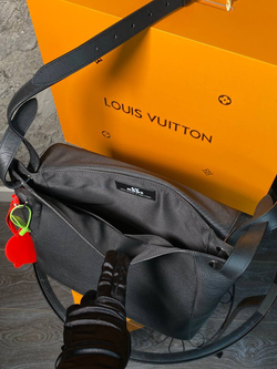 Сумка-мессенджер Louis Vuitton
