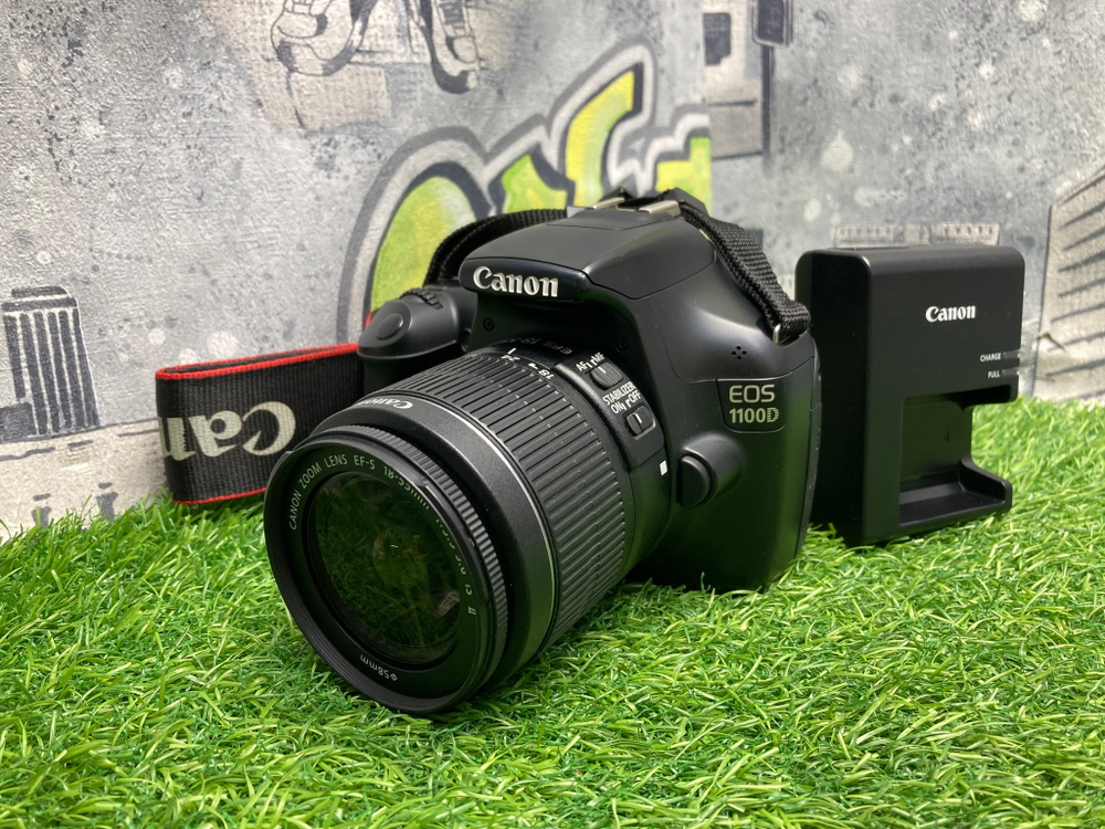 Canon 1100D Kit 18-55mm 3.5-5.6 IS II 3800 кадров
