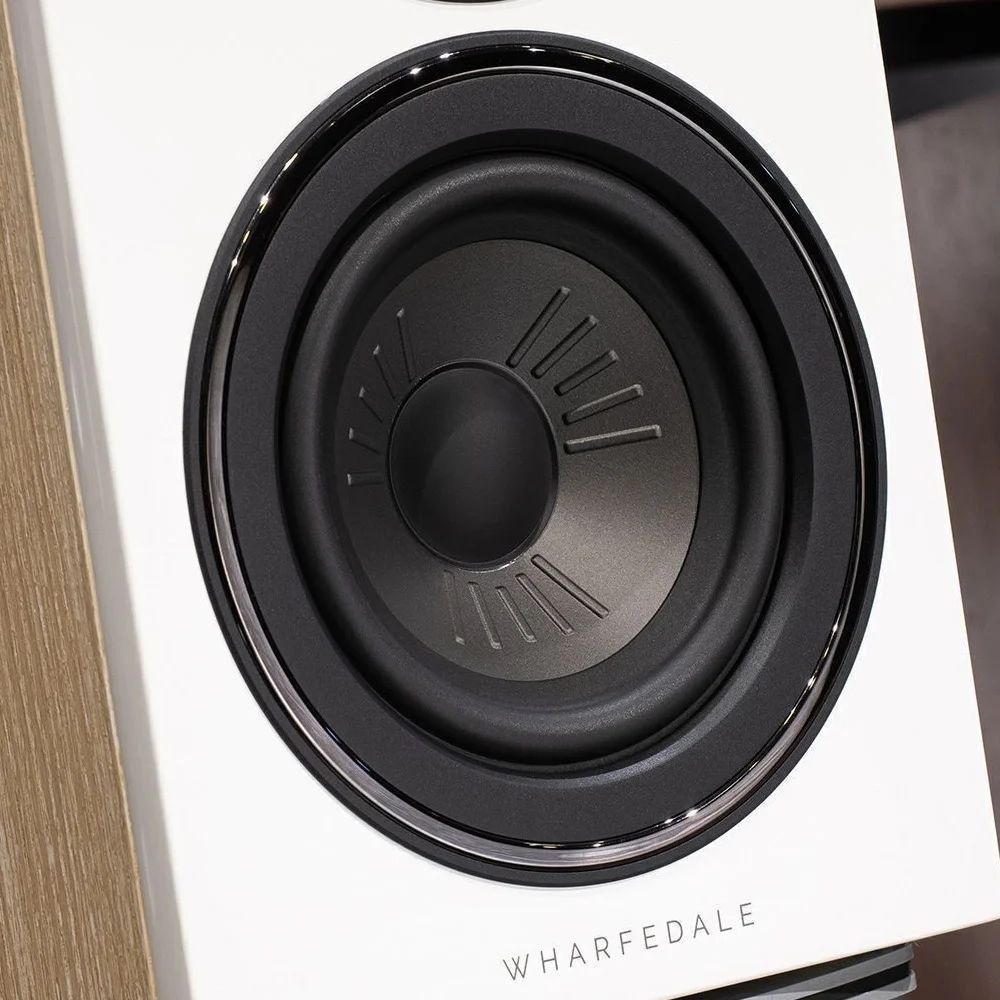 Полочная акустика Wharfedale Diamond 12.1 Black Oak