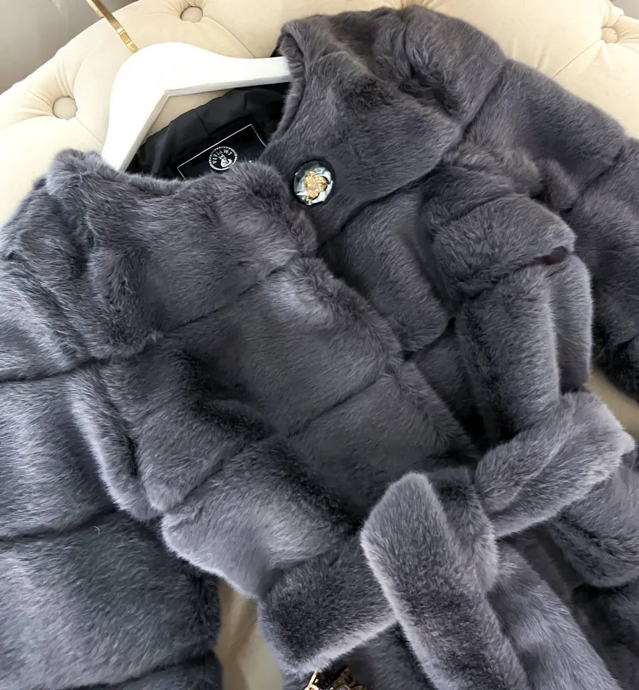 Шуба 1410915-1 Fabrika