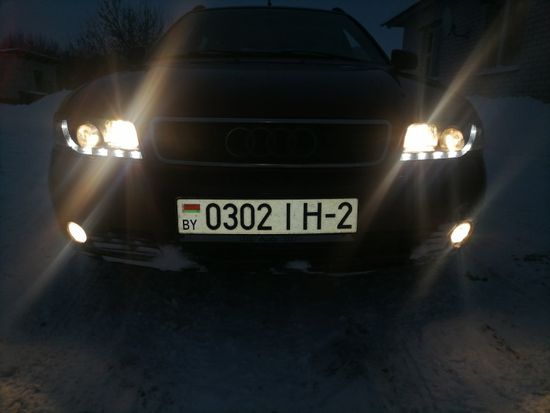 Передние фары Audi A4 B5 daylight black