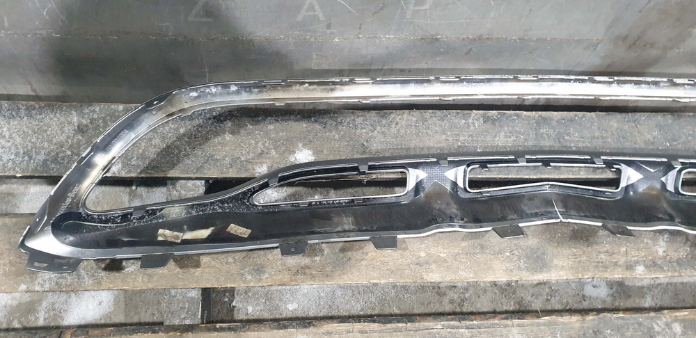 Накладка переднего бампера Mercedes GLA (X156) 17-20 Б/У Оригинал A1568858200
