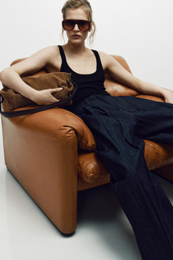 ZARA УДЛИНЕННАЯ КОЖАНАЯ СУМКА, ПЕСОЧНЫЙ/КОРИЧНЕВЫЙ