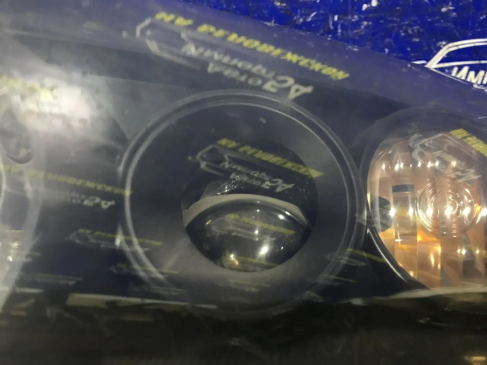 Фара передняя правая MAZDA MAZDA6 2003