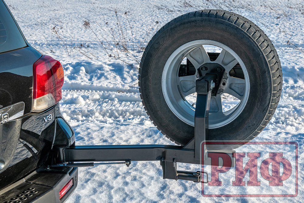 Бампер силовой задний Toyota Land Cruiser 200 2007-2012 с квадратом под фаркоп, калиткой, фонарями, подсветкой номера, стандарт РИФ