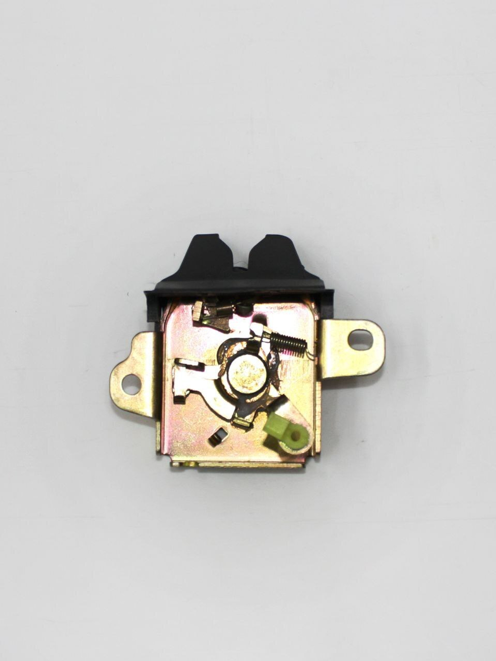 Замок крышки багажника 1018005658 Geely MK