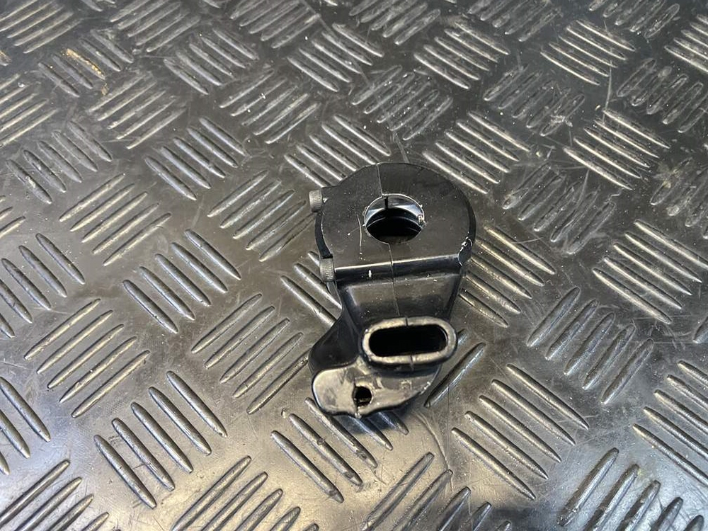 Крепление тросиков газа Yamaha FJR1300A RP13A 2010