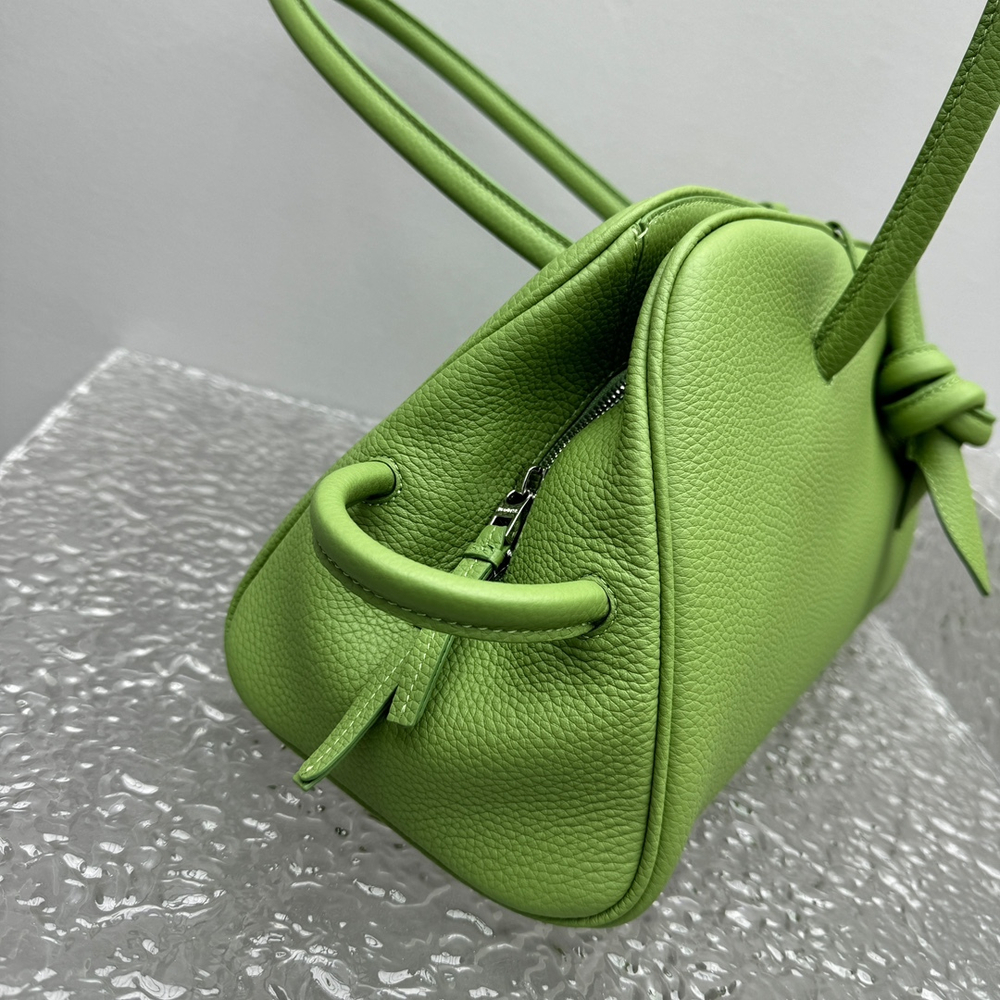 Jacquemus Turismo 39 cm