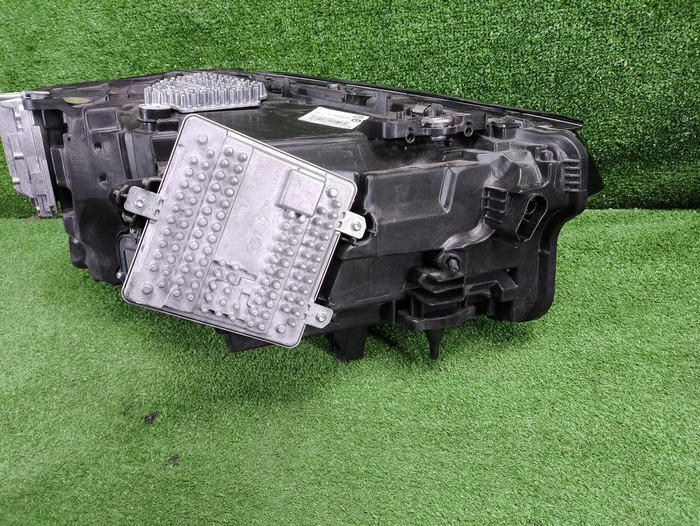 Фара левая BMW X3 G01 (2021-н.в.) LED (В сборе)