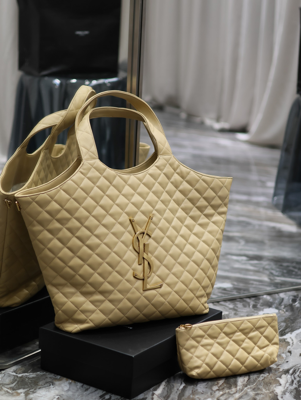 Saint Laurent Icare Maxi Shopping Bag