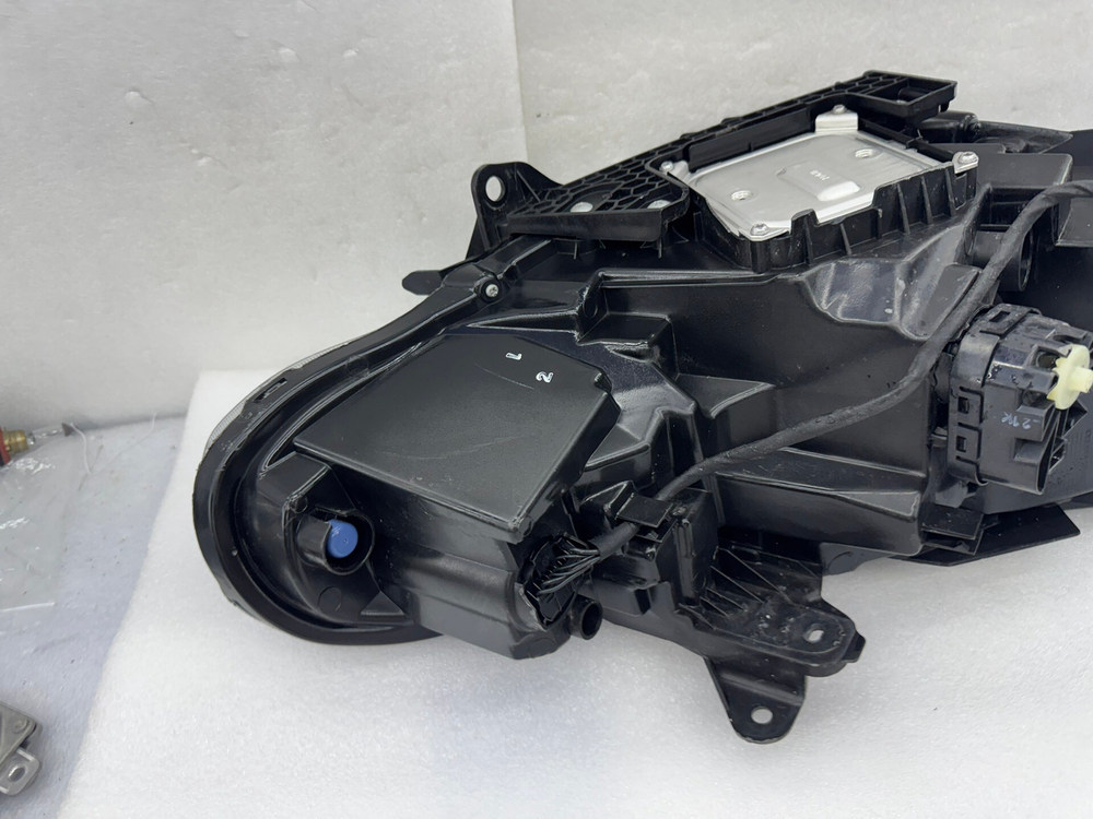 Оригинальный LED фар Nissan Sylphy ()
