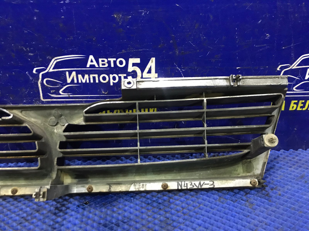 Решетка радиатора MITSUBISHI CHARIOT 1994