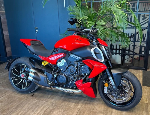 Ducati Diavel V4 (2023)