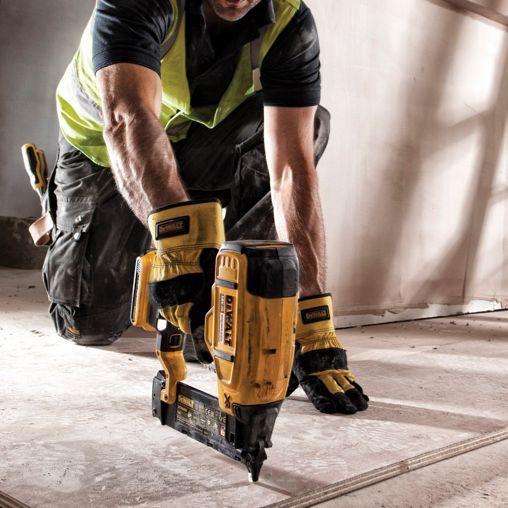 Dewalt dcn680 stores 2025