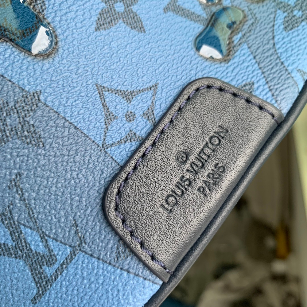 Louis Vuitton Discovery Bumbag