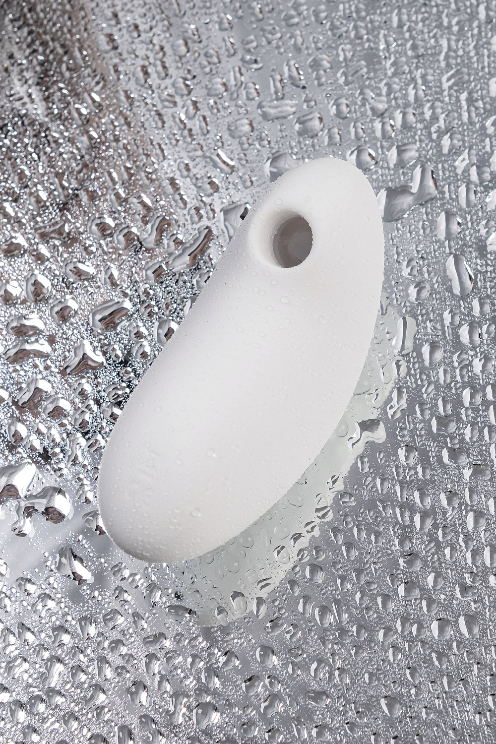 Вакуум-волновой бесконтактный стимулятор клитора Satisfyer Vulva Lover 2, силикон, белый