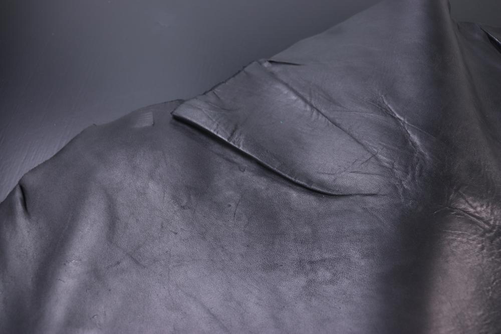 Уценка: 1,8-2,2 Юфть черная выворотная 183 дм²