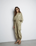 Комбинезон из шелка хаки