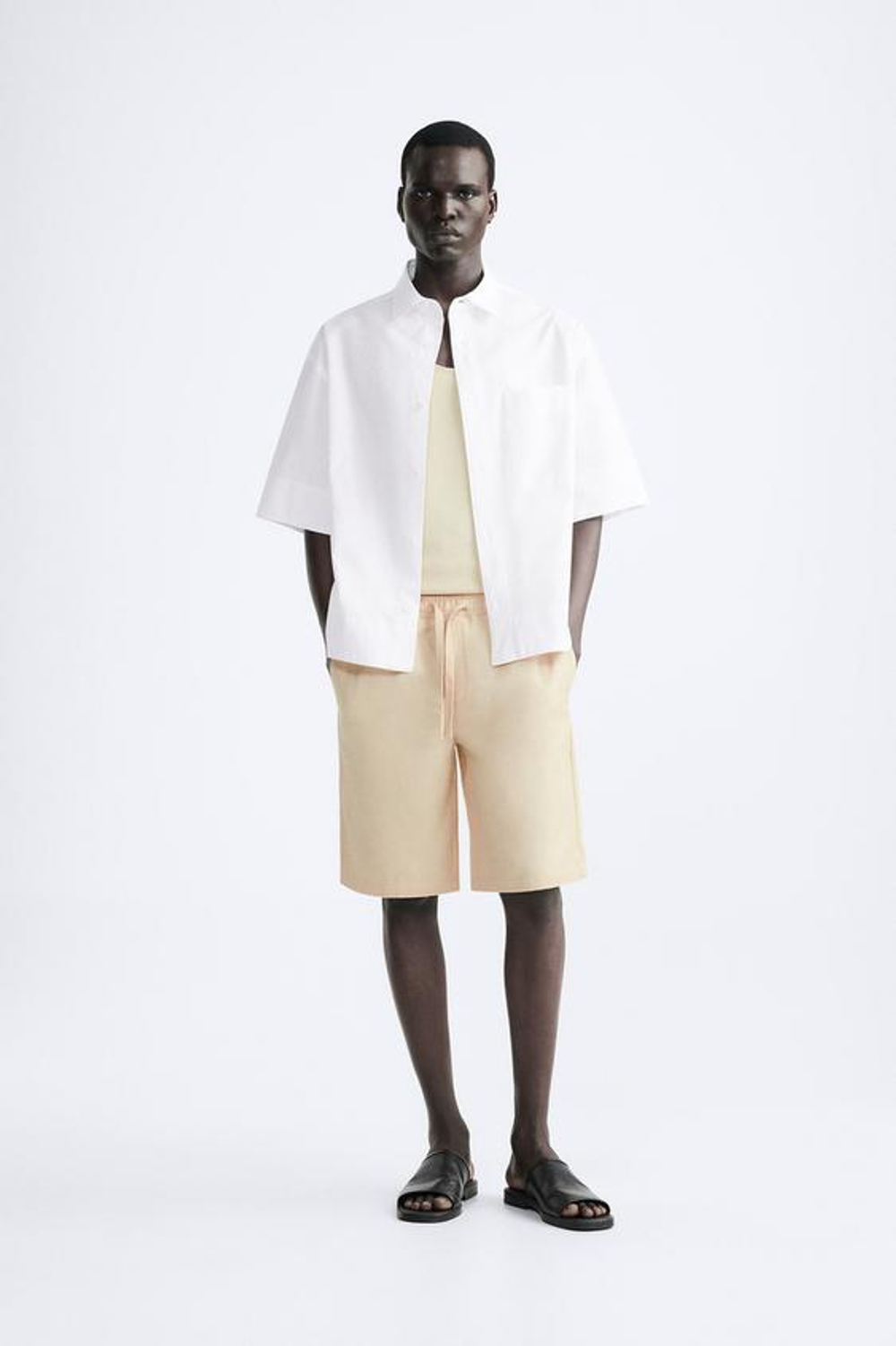 ZARA ШОРТЫ ИЗ ХЛОПКА И ЛИОЦЕЛЛА С РЕЛЬЕФНЫМ УЗОРОМ, СВЕТЛО-БЕЖЕВЫЙ