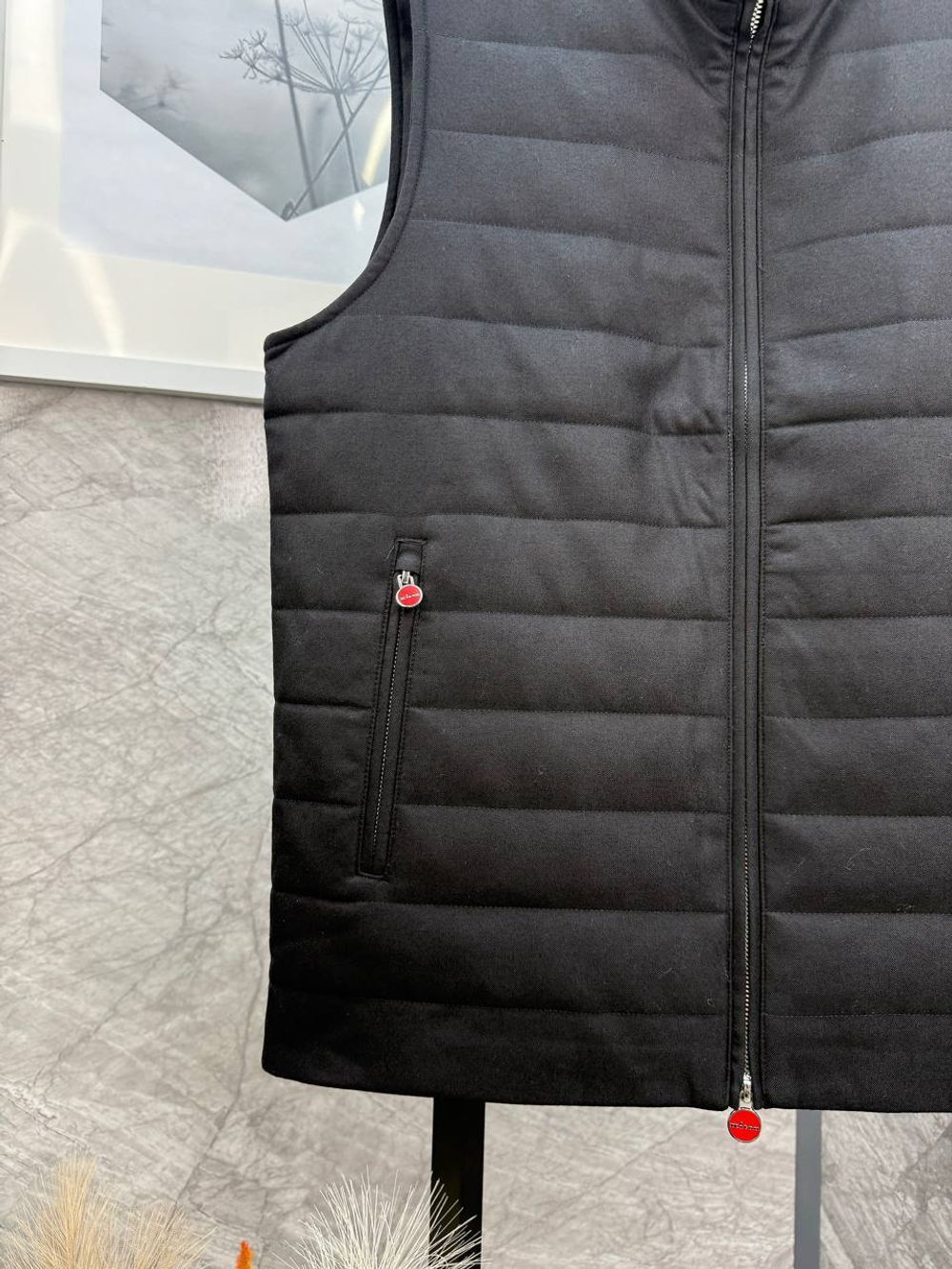 Безрукавка Kiton