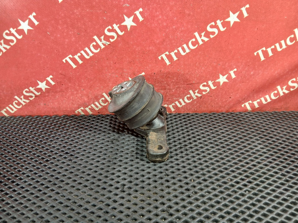 Подушка двигателя передняя левая