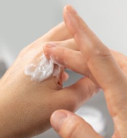 Пептидный крем против морщин с черным трюфелем Bueno Anti-Wrinkle Fill Up Peptide Cream 80 мл.