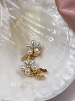 Накладка на пуговицу золотистая в форме цветка с жемчугом