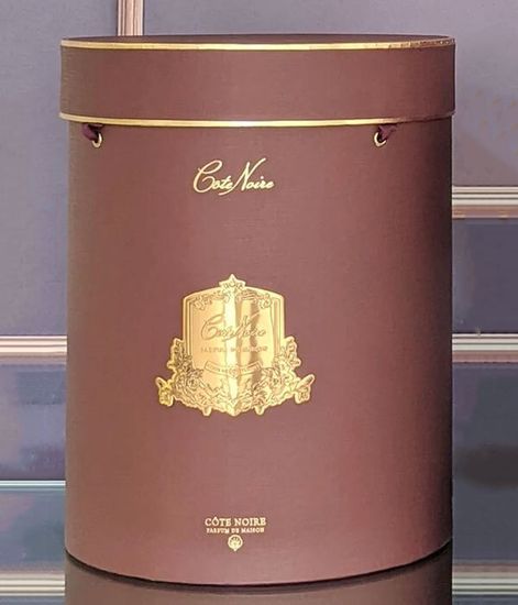 Большой букет красных роз в черной вазе, Cote Noire