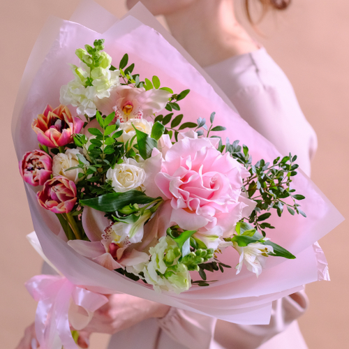 Купить Нежный букет с французской розой и орхидеей #128 (готовый букет)