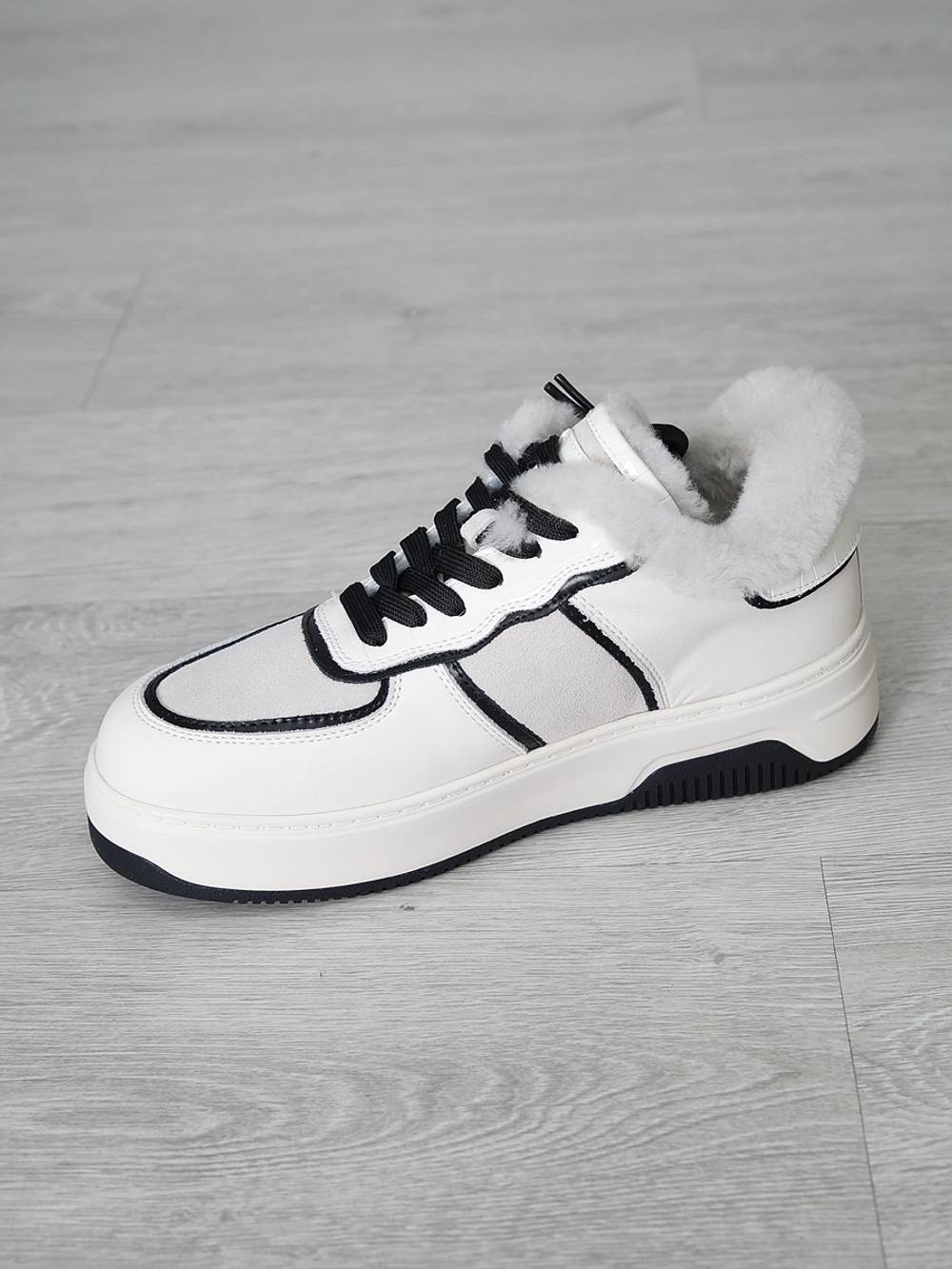 Кроссовки женские зимние