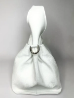 Женская сумка из натуральной кожи белого цвета