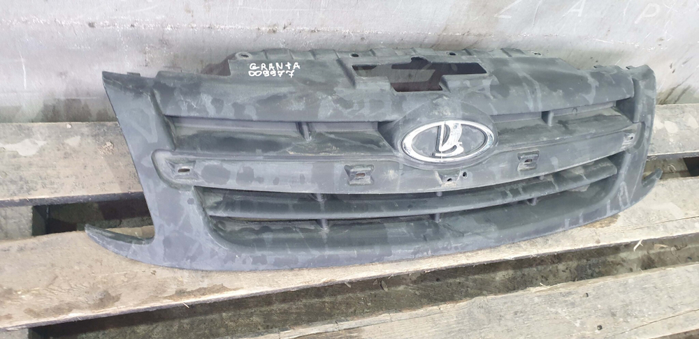 Решетка радиатора LADA Granta 11-18 Б/У Оригинал 21902803056