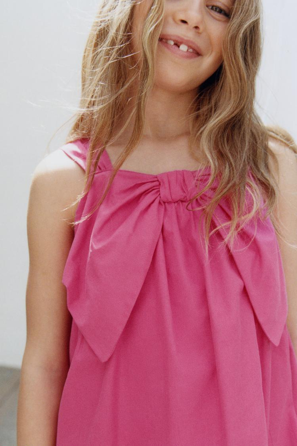 ZARA ПЛАТЬЕ С БОЛЬШИМ БАНТОМ, ЦВЕТ ФУКСИИ