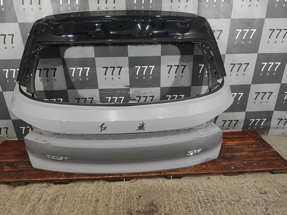 Крышка багажника Hongqi HS3 1 23-нв Б/У Оригинал 6301010HT01S2