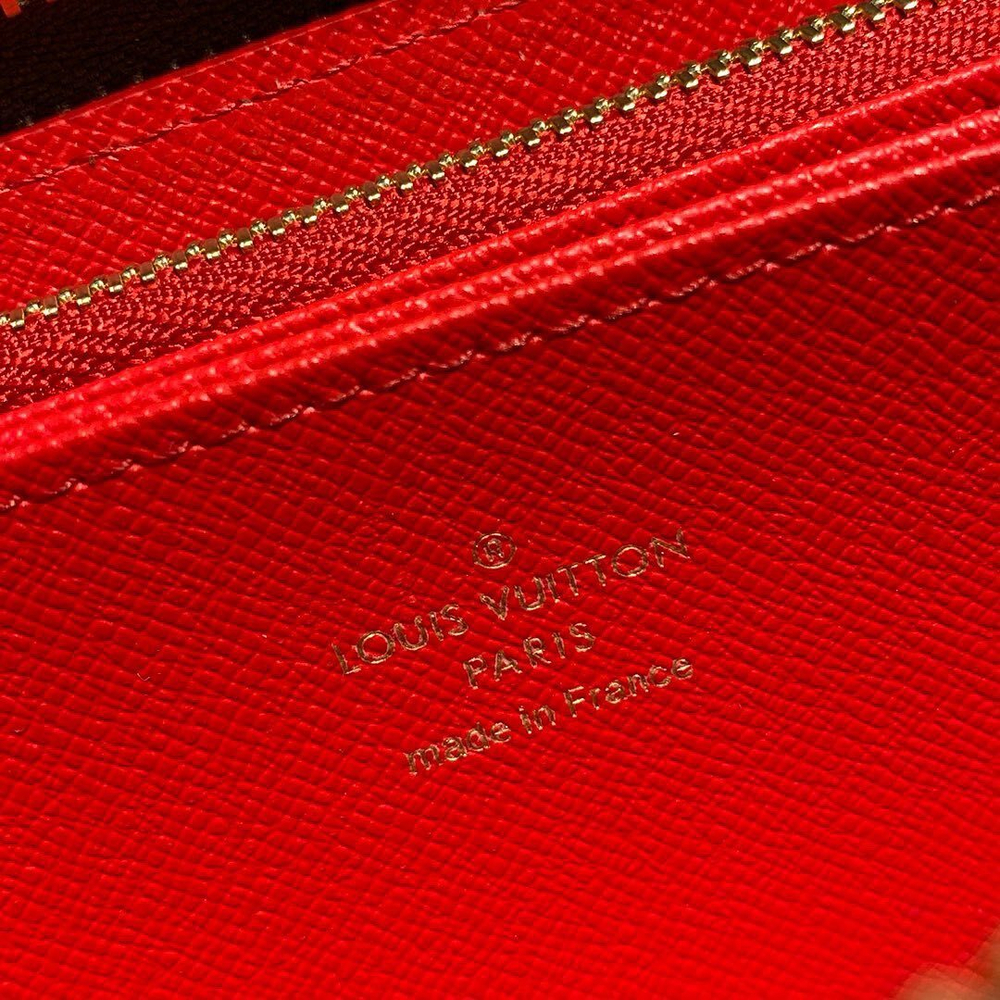 Louis Vuitton Zippy Wallet
