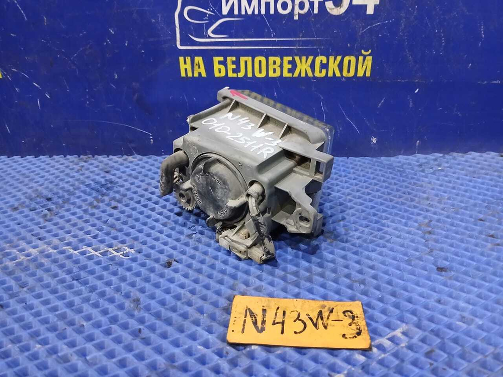 Туманка правая MITSUBISHI CHARIOT 1994