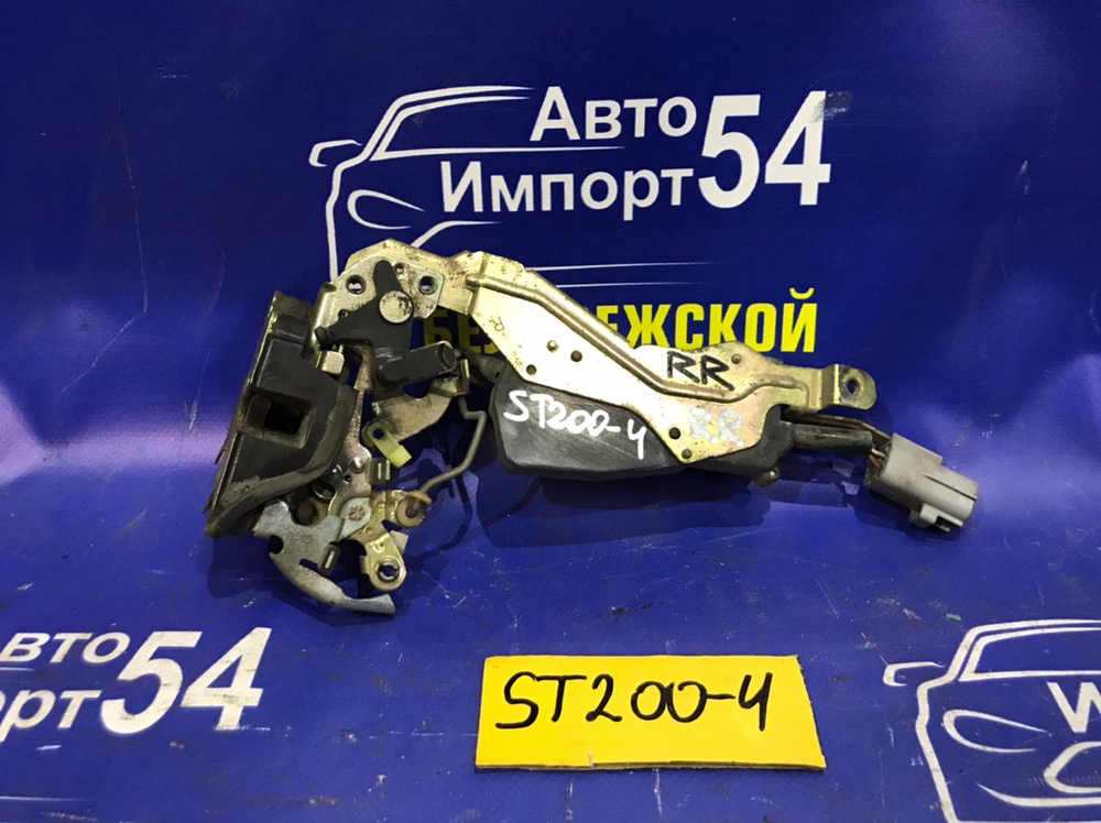 Замок двери задней правой TOYOTA CORONA EXIV 1994