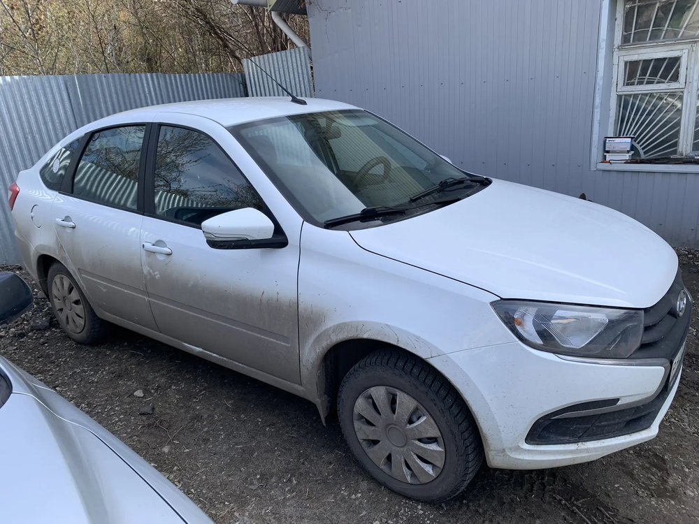 LADA GRANTA Лифтбек Comfort 24 1.6 90 hp 5MT